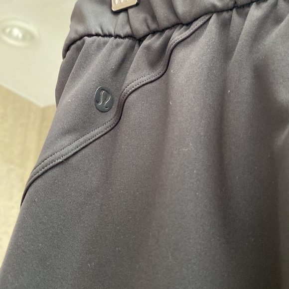 Lululemon pants 4 - Picture 5 of 6